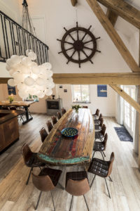 Boottafel met 20 zitplaatsen