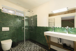 inpandige badkamer in slaapkamer 8